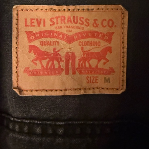 Levi's Black Jacket with Brown Label - Picture 3 of 3